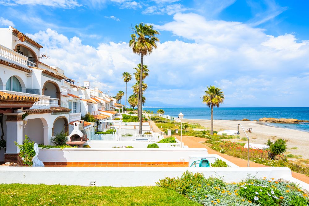 Costa del Sol: Where Golf Meets Glamour and Giggles!